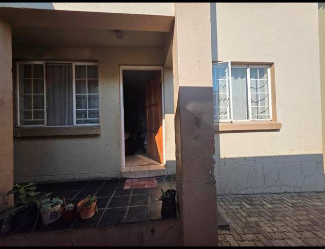 3 BEDROOM APARTMENT FOR SALE IN ELSPARK EXT 4